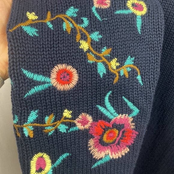 Anthropologie Cloth by RD Style Floral Embroidery Navy Blue Sweater - Size M - Picture 9 of 10